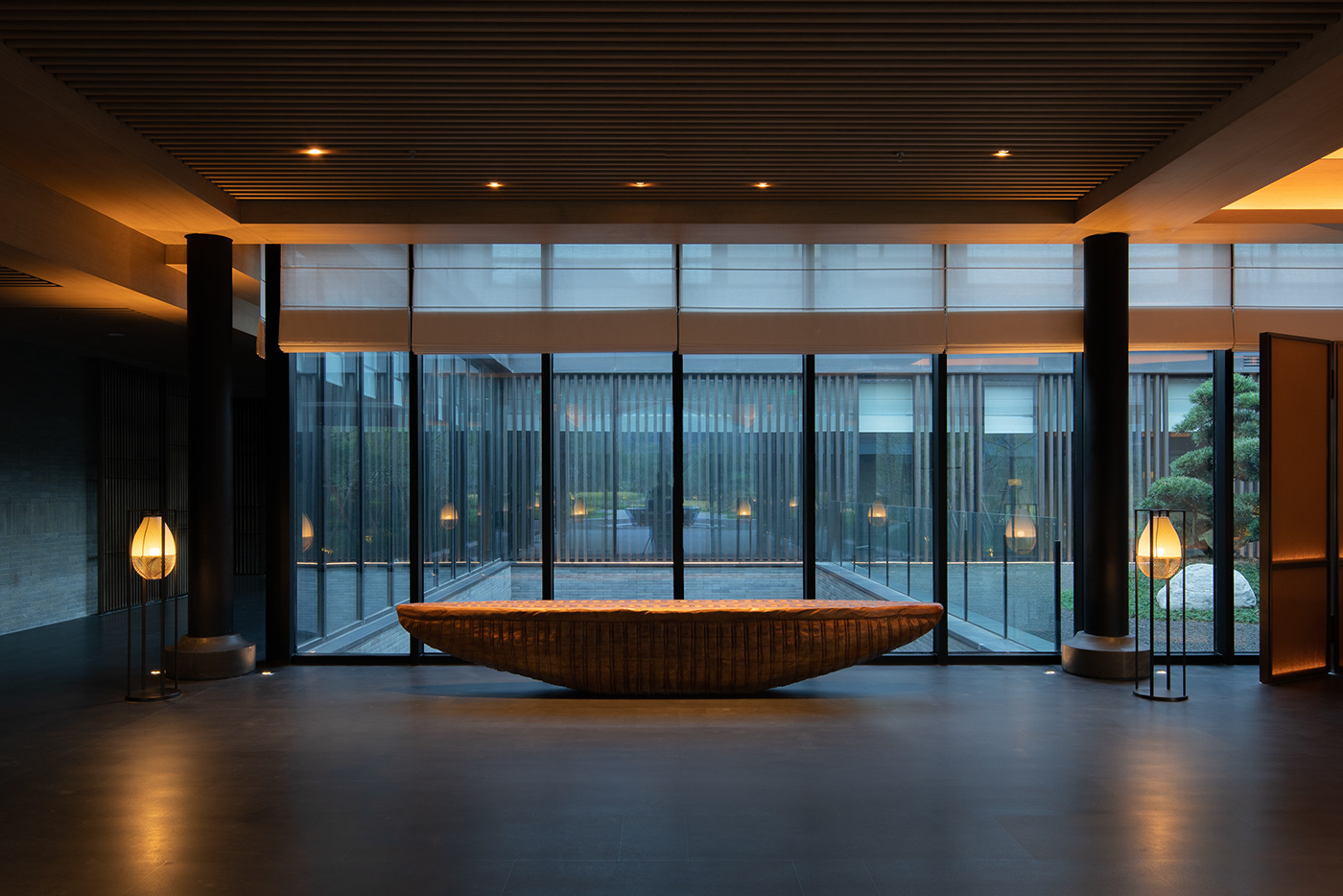 hotel，on vacation，mountain，