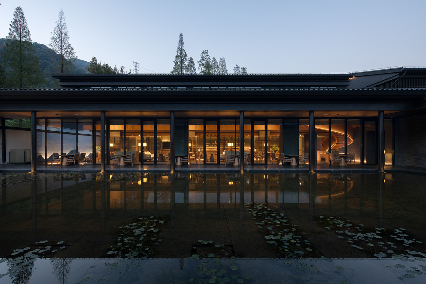 hotel，on vacation，mountain，