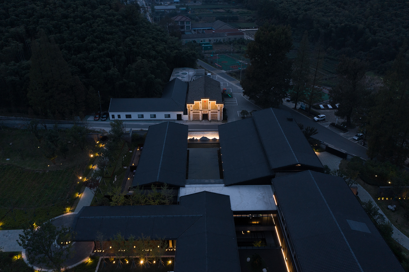 hotel，on vacation，mountain，