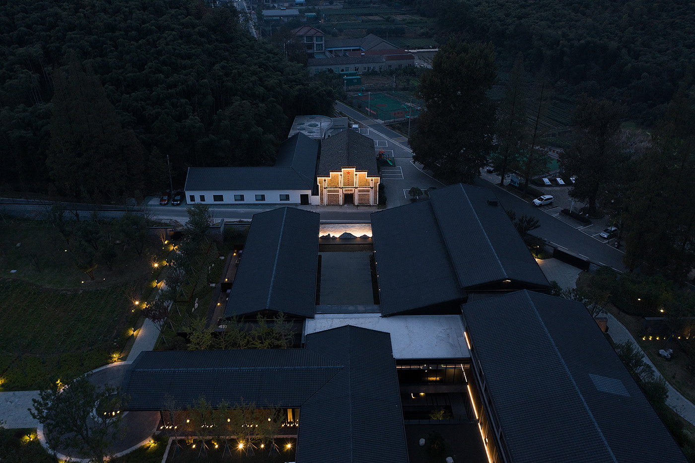 hotel，on vacation，mountain，