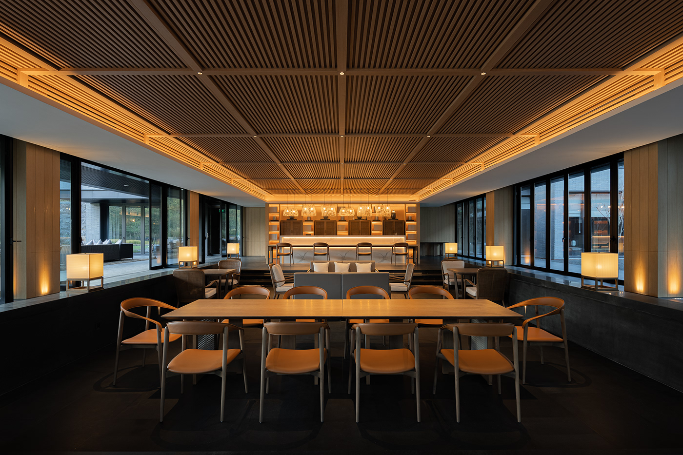 hotel，on vacation，mountain，