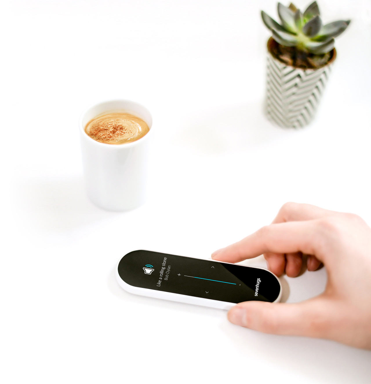 Remote control，intelligence，sevenhugs，Touch screen remote，