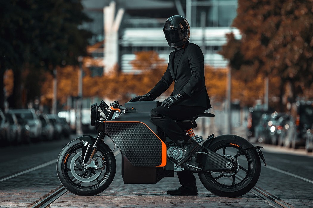 Sarolia，Electric vehicle，motorcycle，carbon fibre，CAFÉRACER，