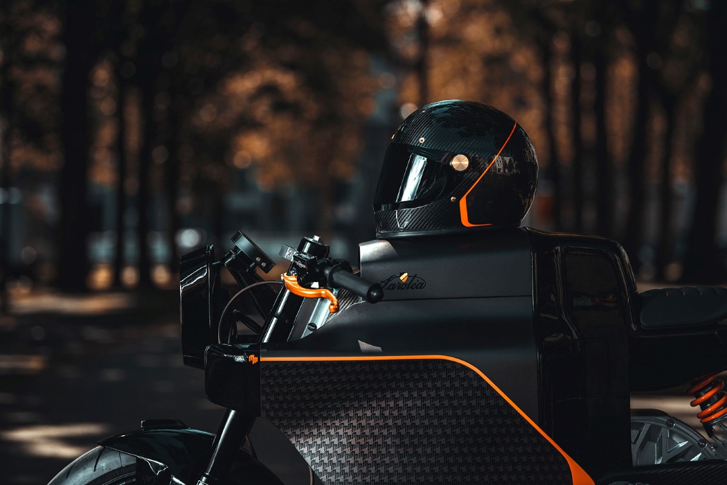 Sarolia，Electric vehicle，motorcycle，carbon fibre，CAFÉRACER，