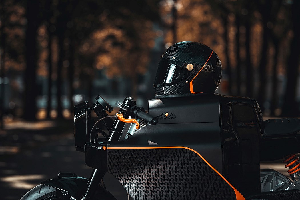 Sarolia，Electric vehicle，motorcycle，carbon fibre，CAFÉRACER，