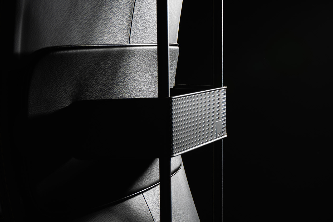 chair，Swivel chair，to work in an office，