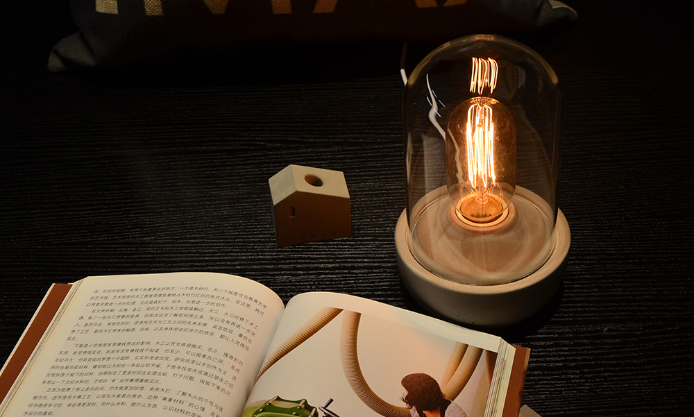 Several degrees of gray，greenhouse，desk lamp，20°c，