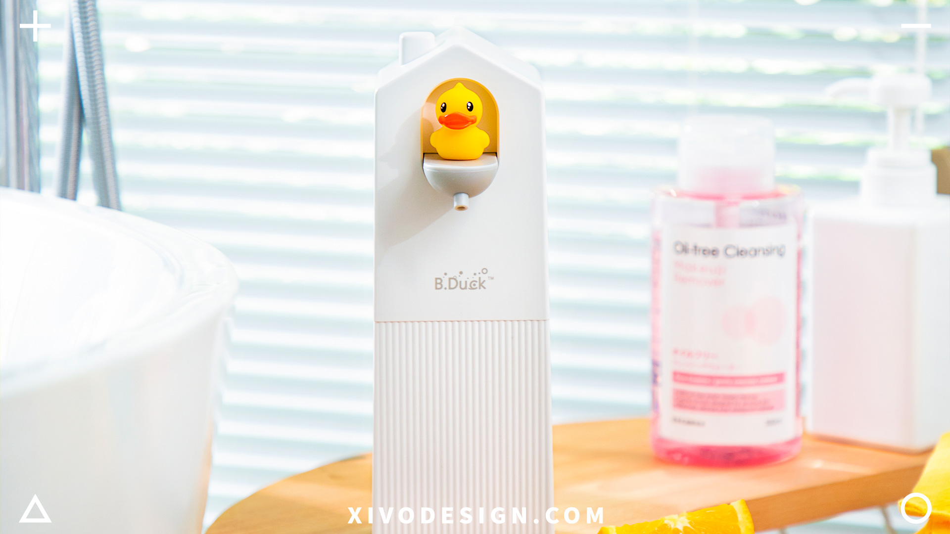 Wash mobile phone，Yellow duck，Good simple geometry，lovely，Cartoon，product design，wash hands，bathroom，