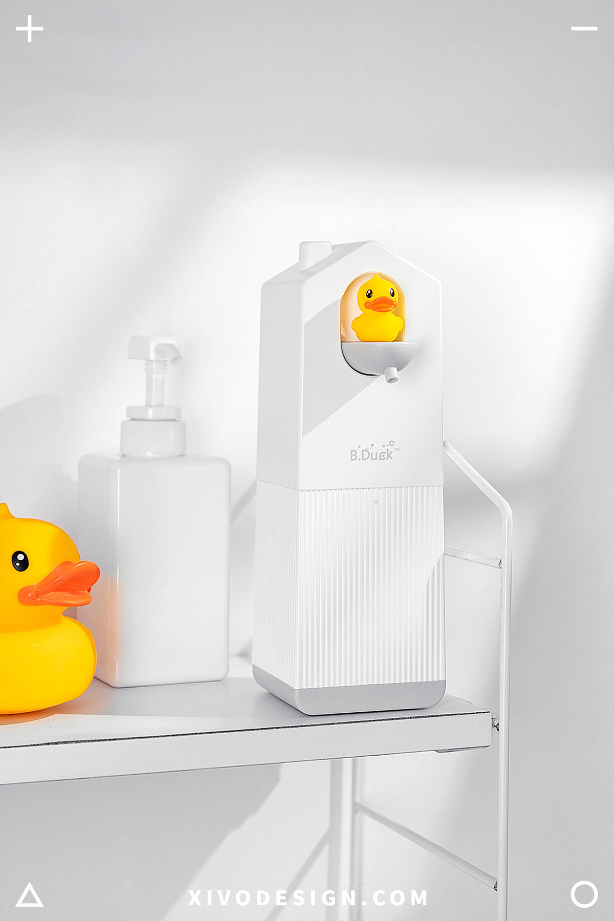 Wash mobile phone，Yellow duck，Good simple geometry，lovely，Cartoon，product design，wash hands，bathroom，