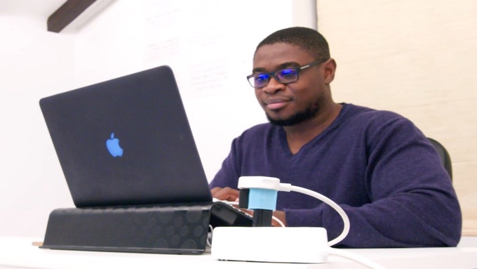 Stable output，Wide transformer range，portable，The power adapter，