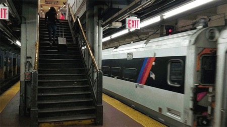 trunk，outdoors，originality，suitcase，convenient，