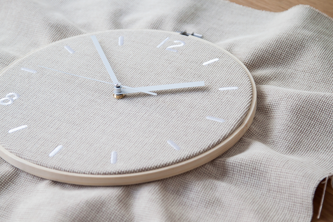 Embroidery textile，Cloth clock，Clock，unique，