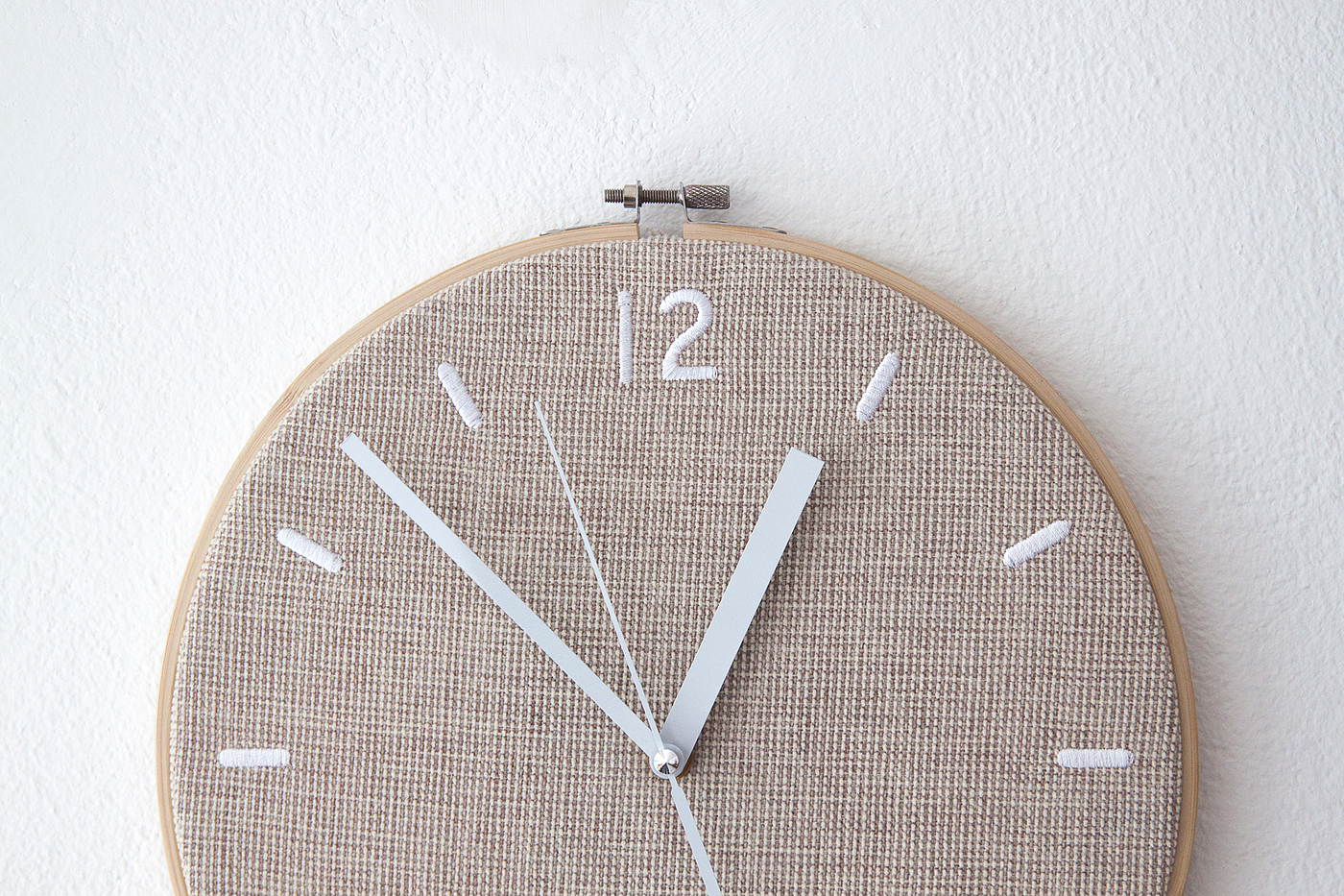 Embroidery textile，Cloth clock，Clock，unique，