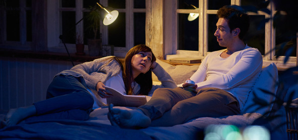 sony，loudspeaker box，Light bulb:，originality，simple，