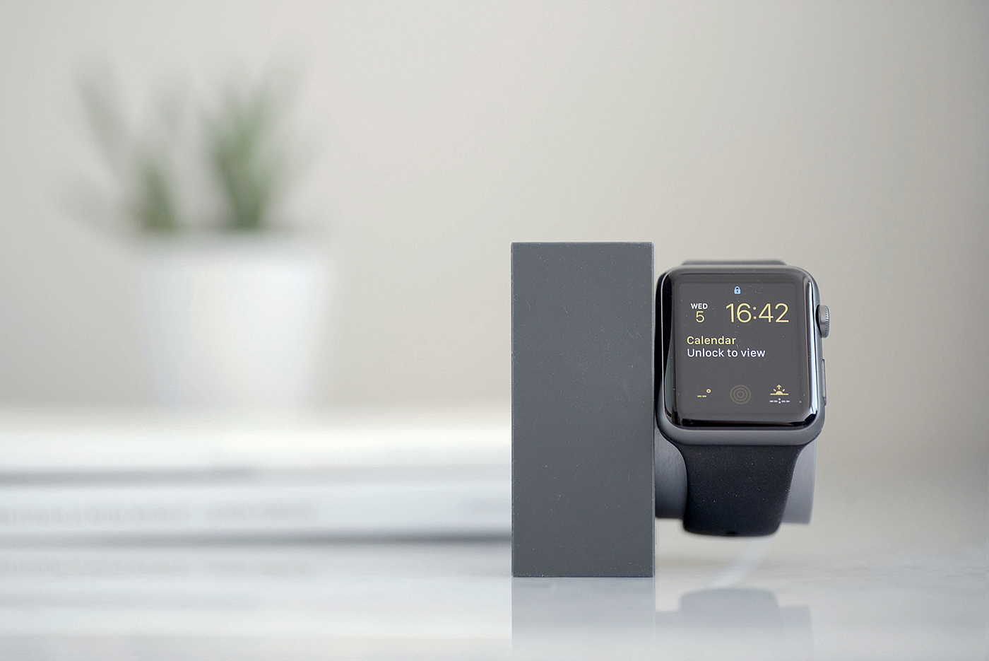 Apple device，Charging base，dock，Mobile Accessories，Visual enjoyment，