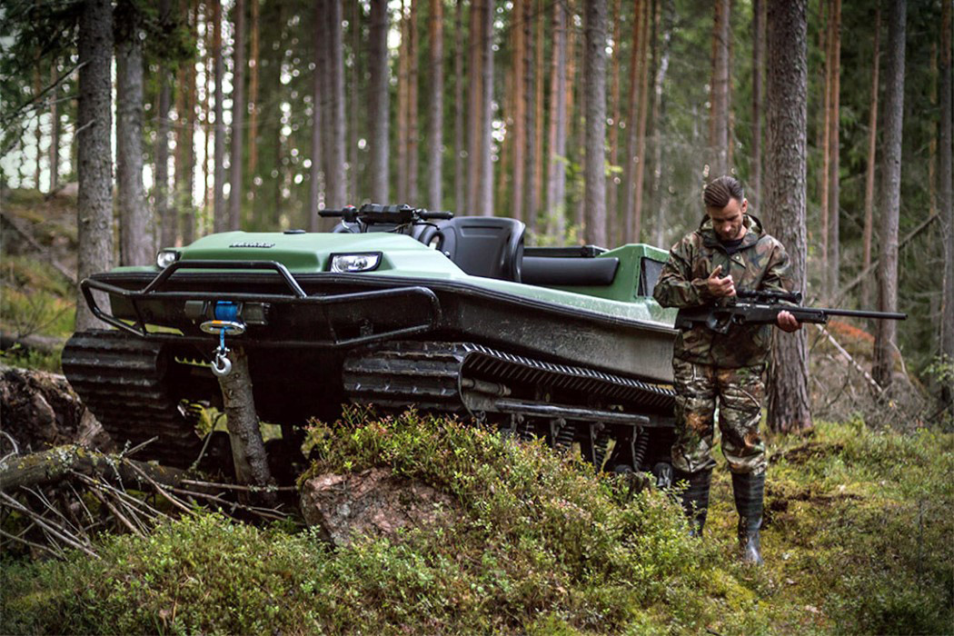 Tracked vehicle，Amphibious，High traction，cross-country，