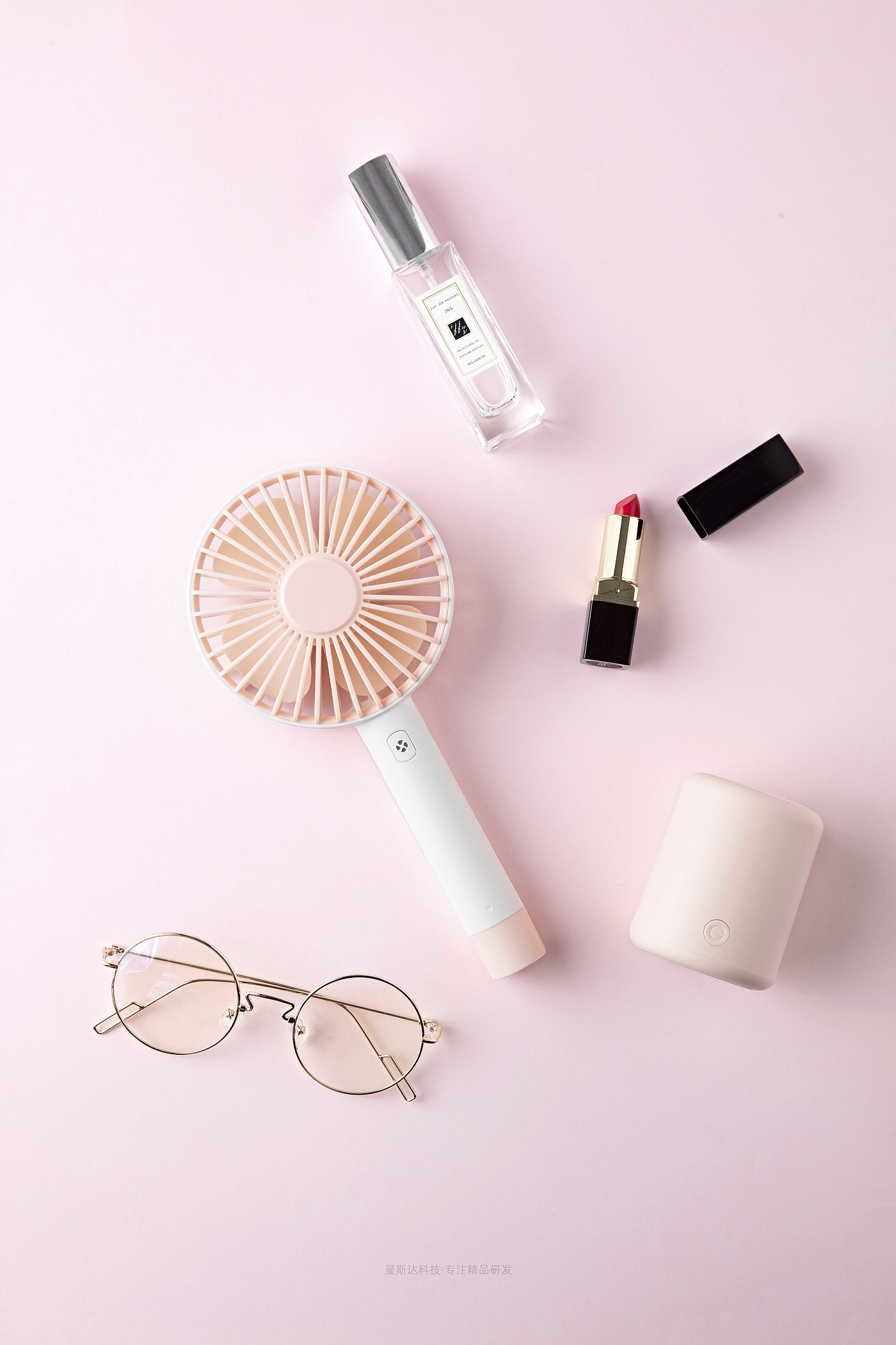Hand held small fan，Desktop small fan，Portable handheld fan，gift，gift，Mini fan，Intelligent hardware，small home appliances，