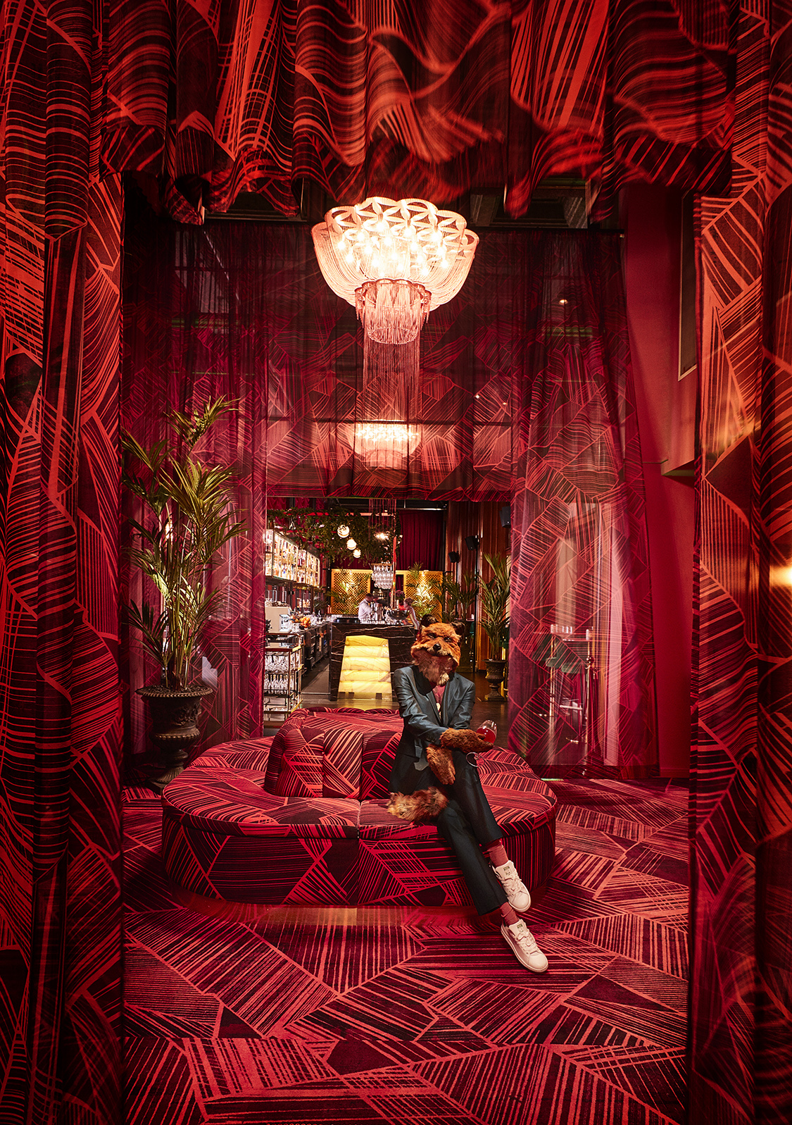 bar，gules，enthusiasm，romantic，Decoration style，