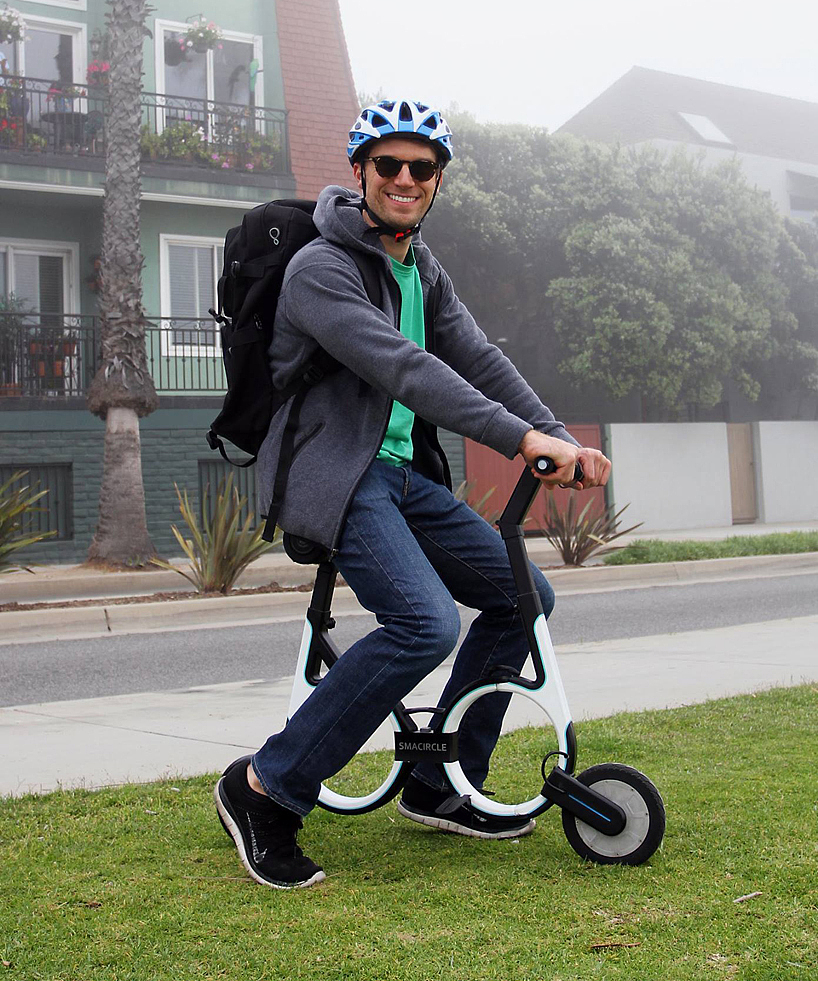 Small，convenient，Light weight，fold，a storage battery car，