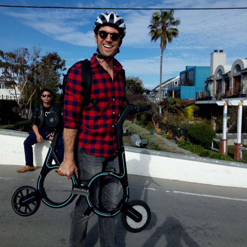 Small，convenient，Light weight，fold，a storage battery car，