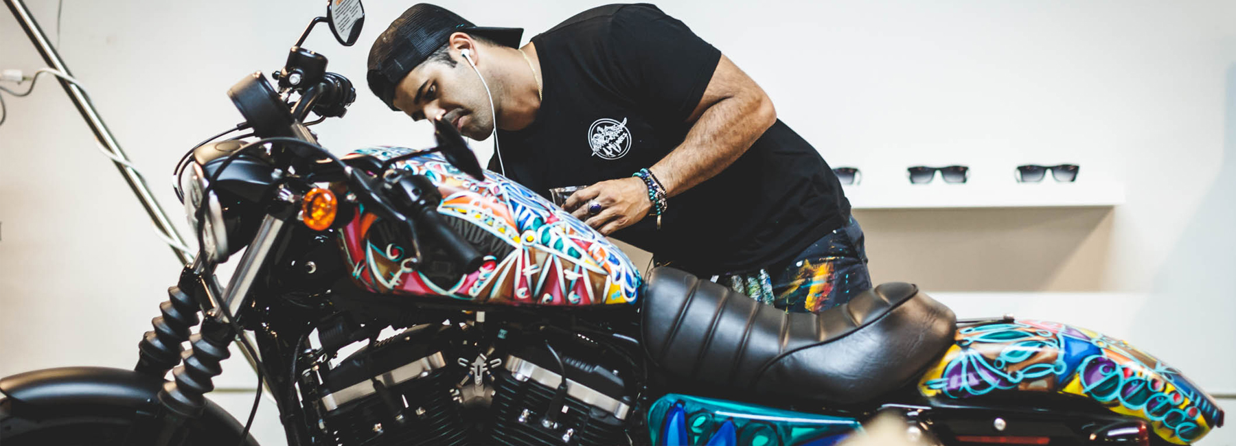 tattoo，Street culture，Motorcycle design，Coquettish，performance，pattern，