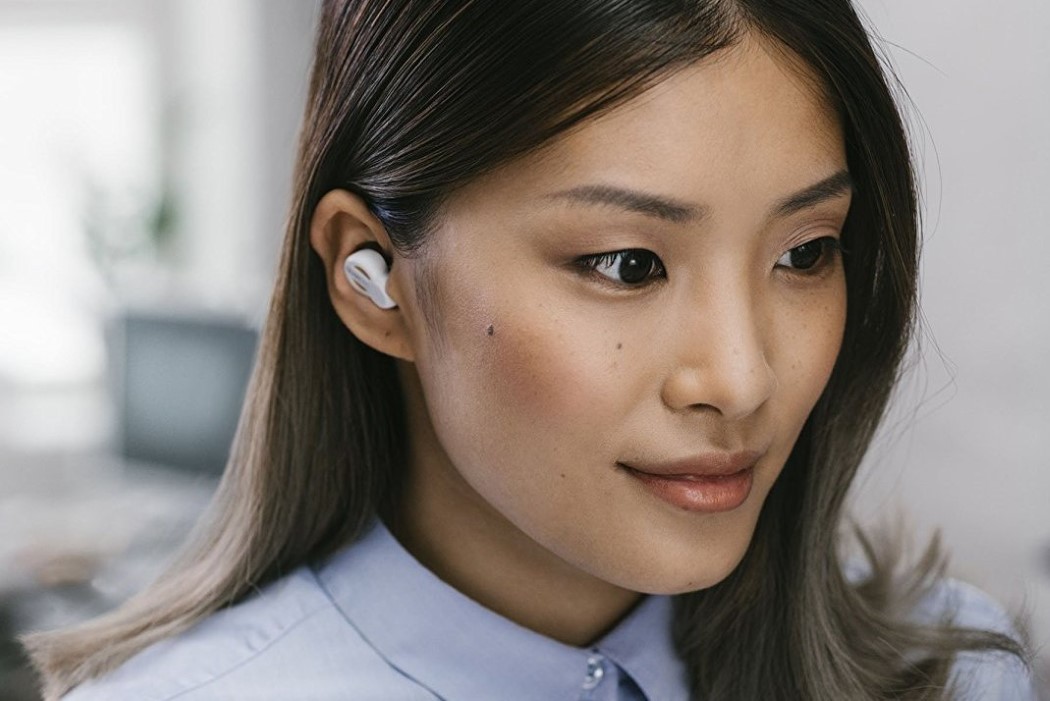 Microphone pick-up，Filtering frequency，Shielding noise，Earplugs，