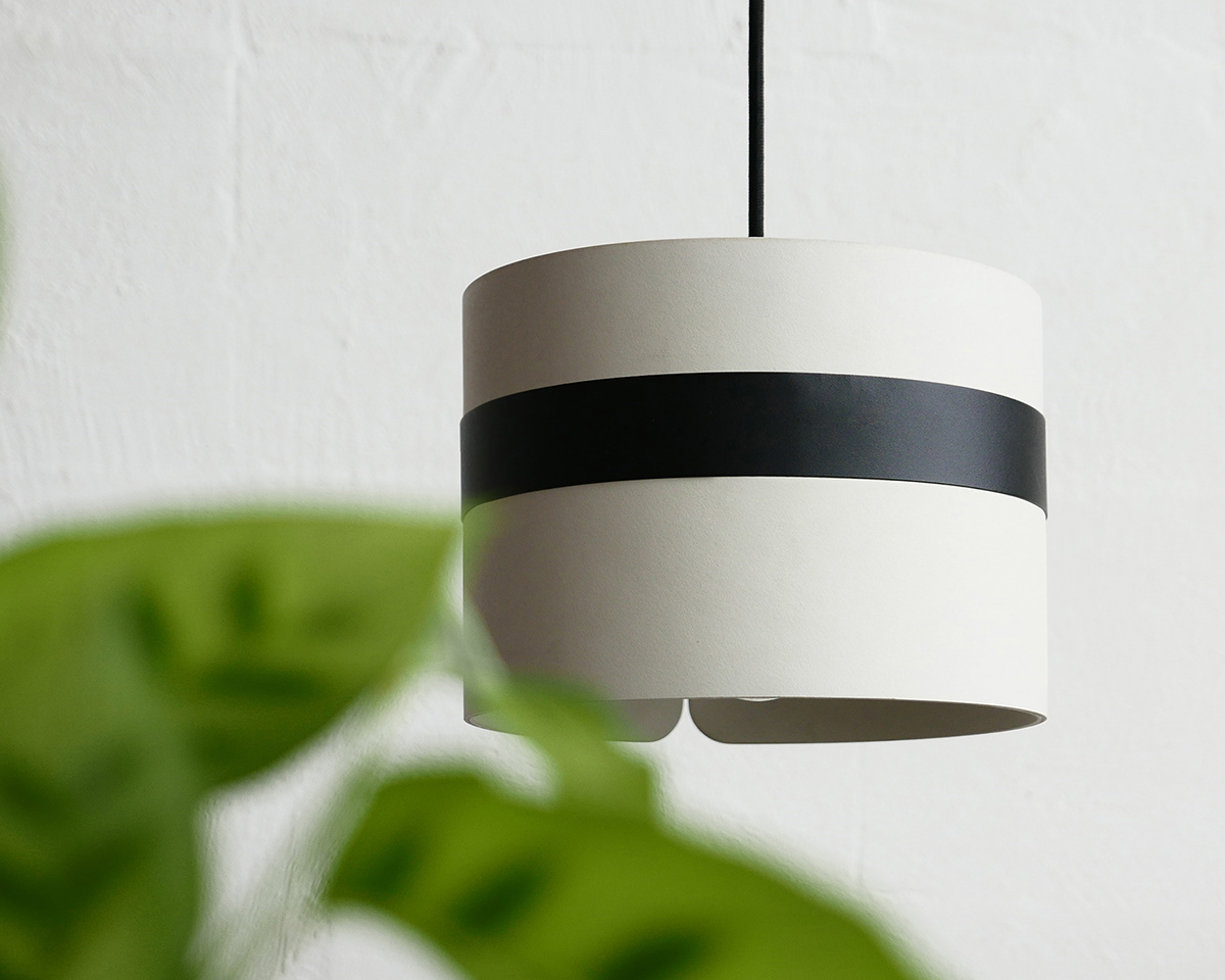 a chandelier，asphalt felt，aluminium，