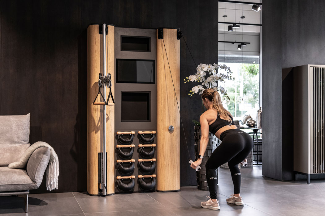 Bodybuilding，indoor，aggregate，