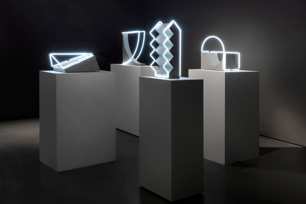 lamp，The neon lights，concrete，Sculpture，