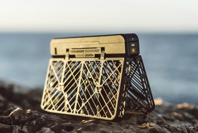 selfie，hover，UAV，Little black man，Apple，