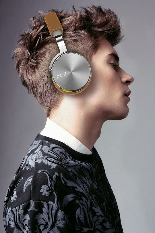 金属耳机，大耳机，头戴式耳机，蓝牙耳机，