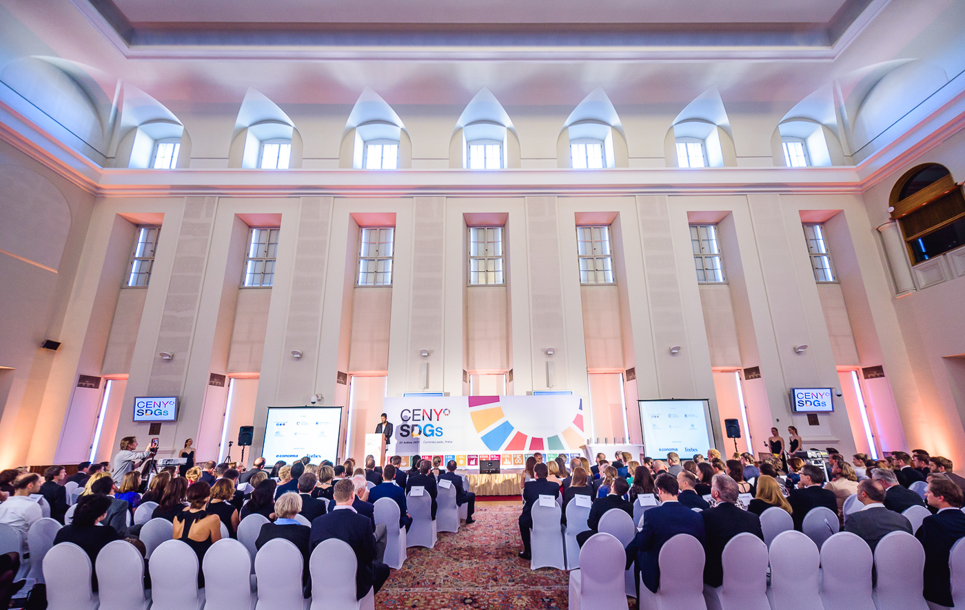 Trophy design，New York International Cultural Exchange Center，sustainable development，