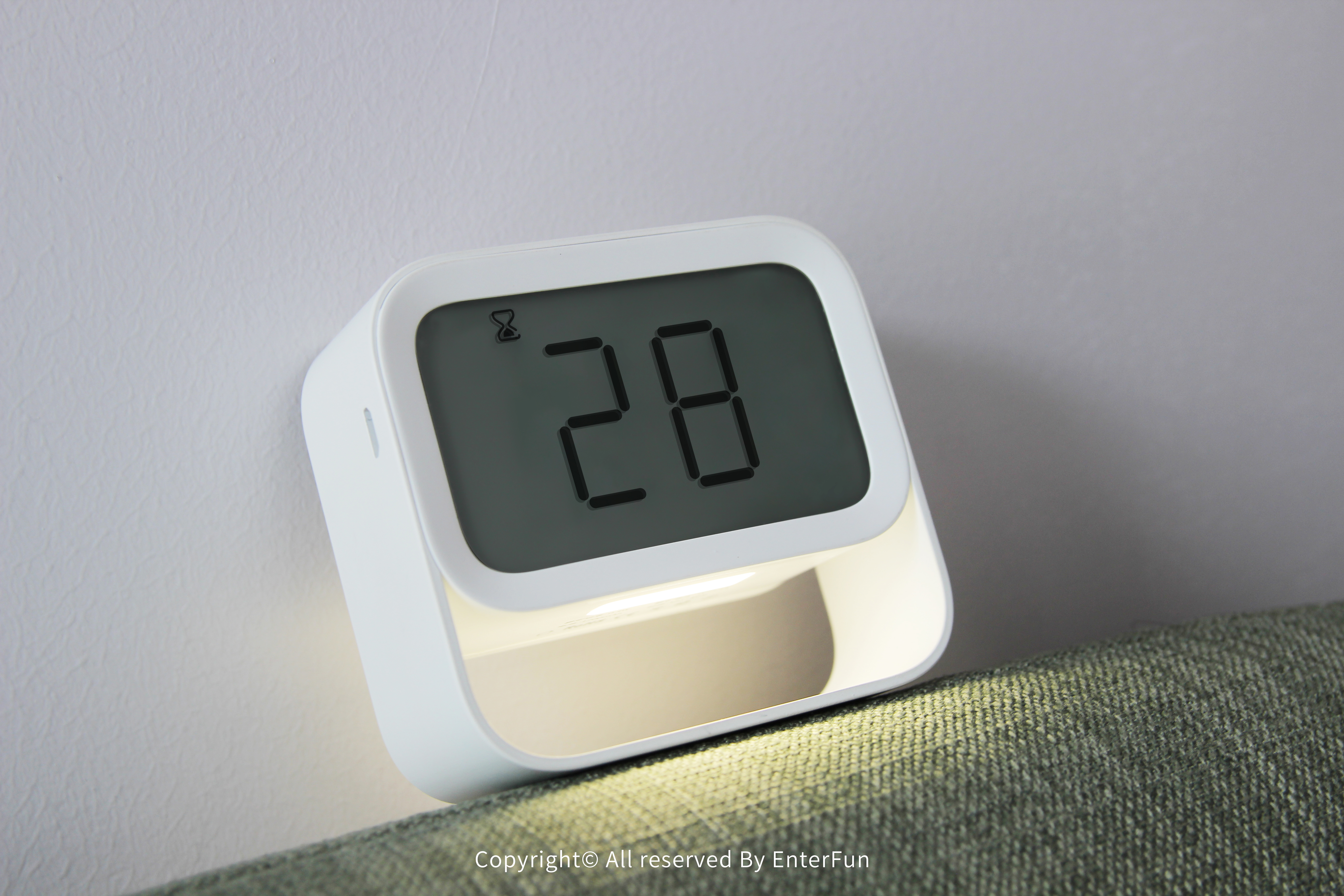 alarm clock，Minimalist，Metal material，Night light，