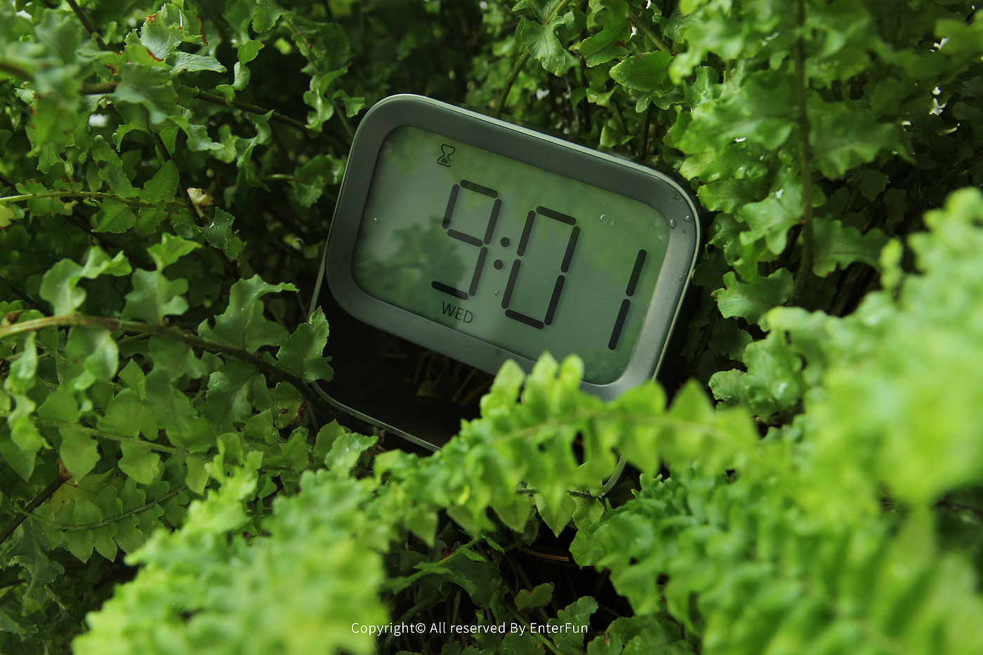 alarm clock，Minimalist，Metal material，Night light，