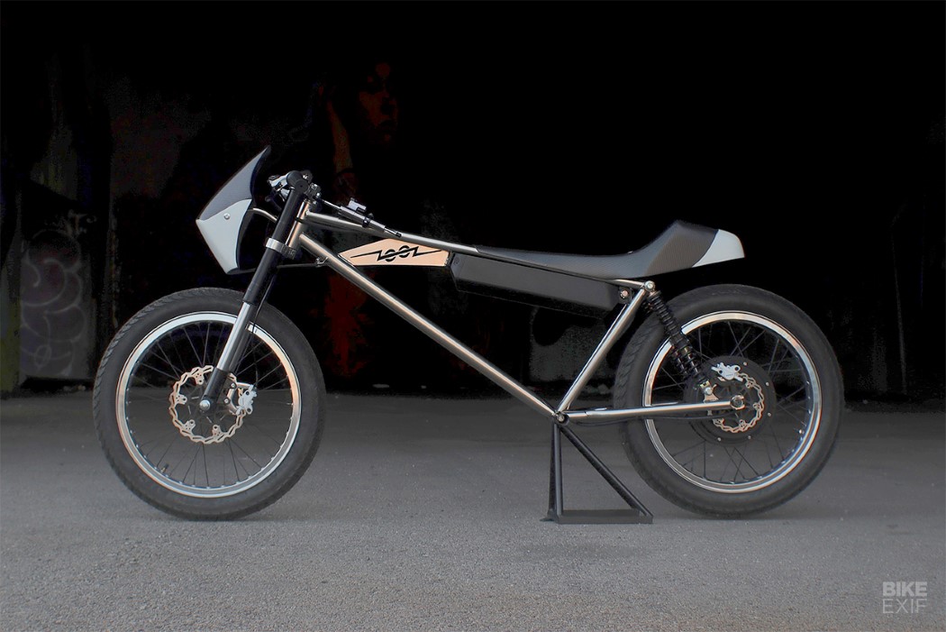 Electric vehicle，3D printing，environment protection，