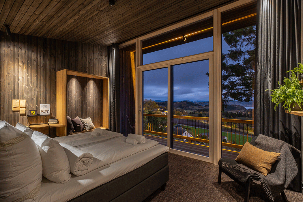 Green Advisers，hotel，Sakshaug family，