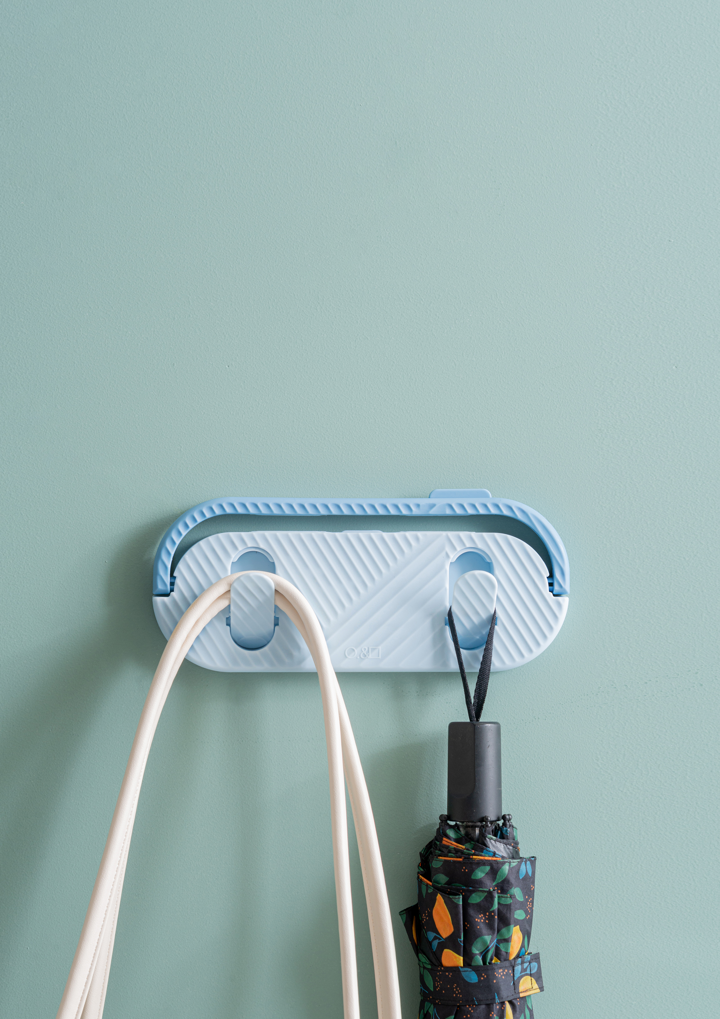 Slipper rack，a hook，Multifunctional support，