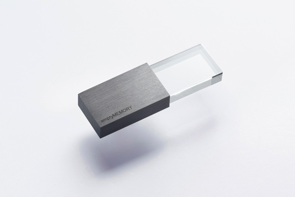 science and technology，transparent，electronic product，stainless steel，USB drive，