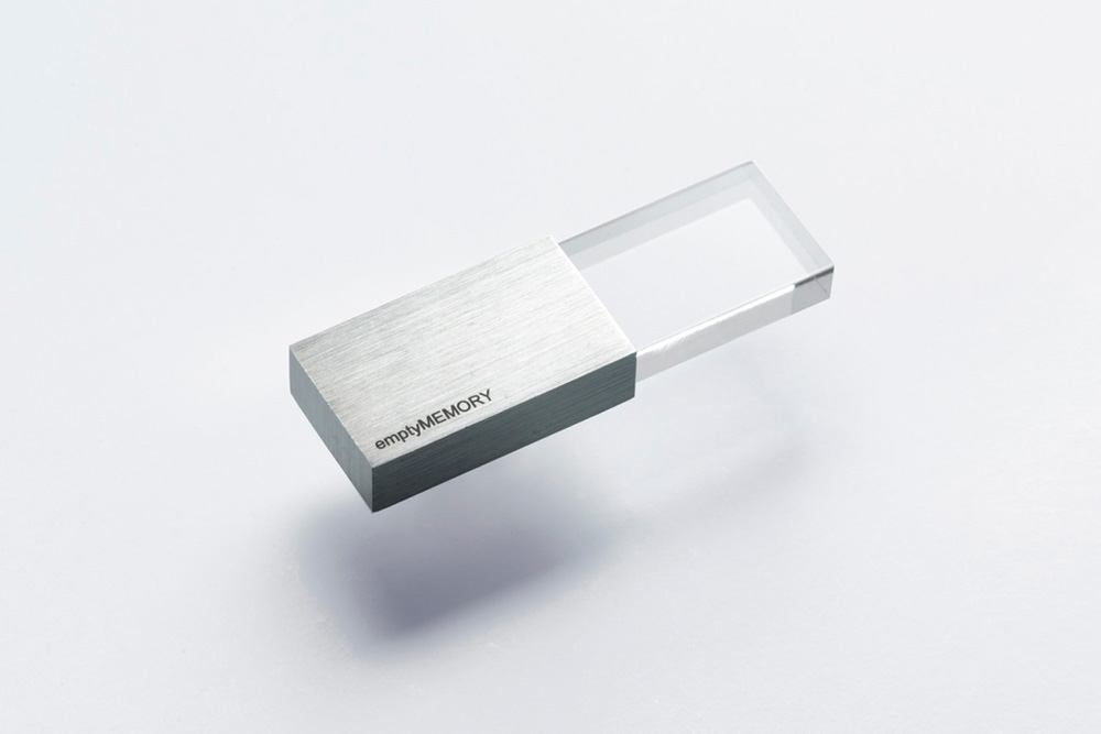science and technology，transparent，electronic product，stainless steel，USB drive，