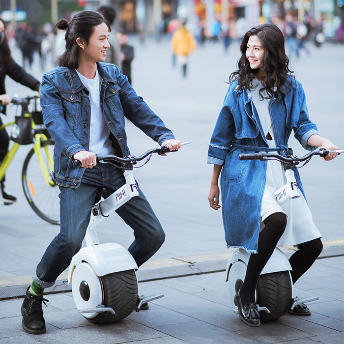 Electric vehicle, unicycle, balance vehicle, motorcycle，