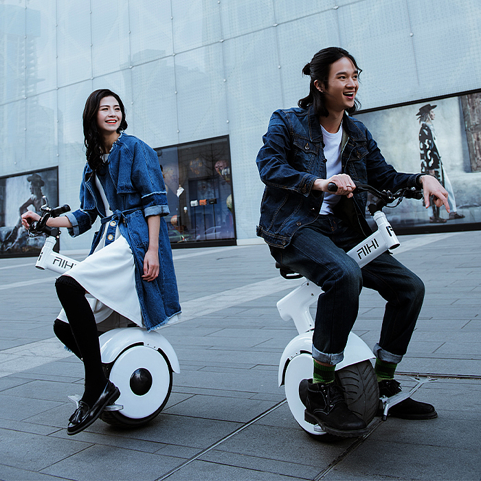 Electric vehicle, unicycle, balance vehicle, motorcycle，