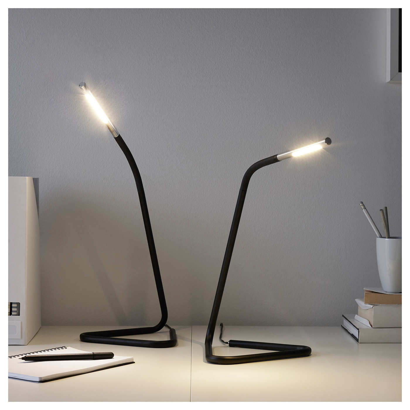 G-A table lamp，Minimalism，Black steel pipe，Powder coating，