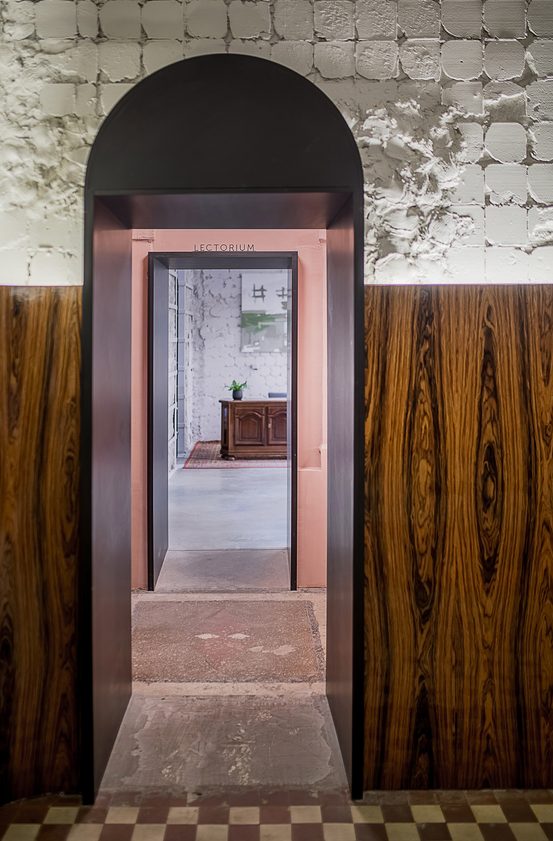 Pink，Minority，Architecture，