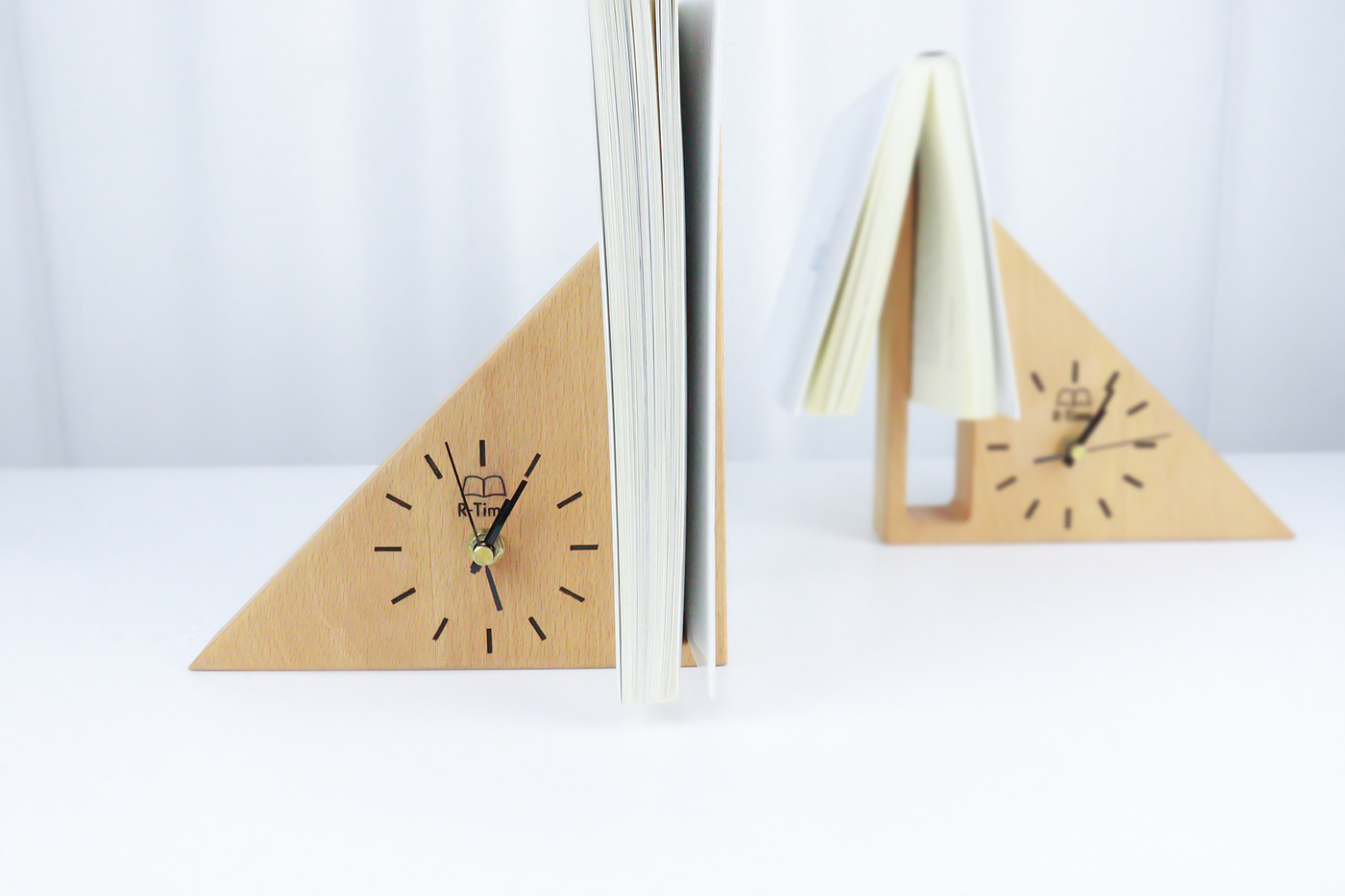 Clock，Mini bookshelf，read，