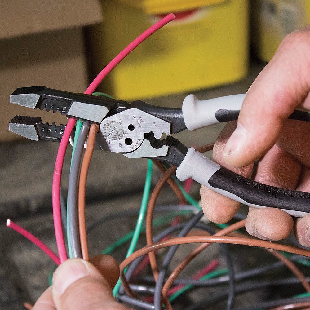 Multifunctional pliers，Electrician pliers，small tools，