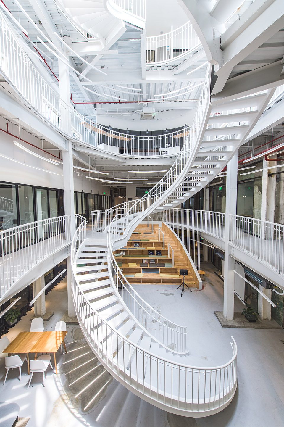 Naked building，Architecture，to work in an office，of new style，