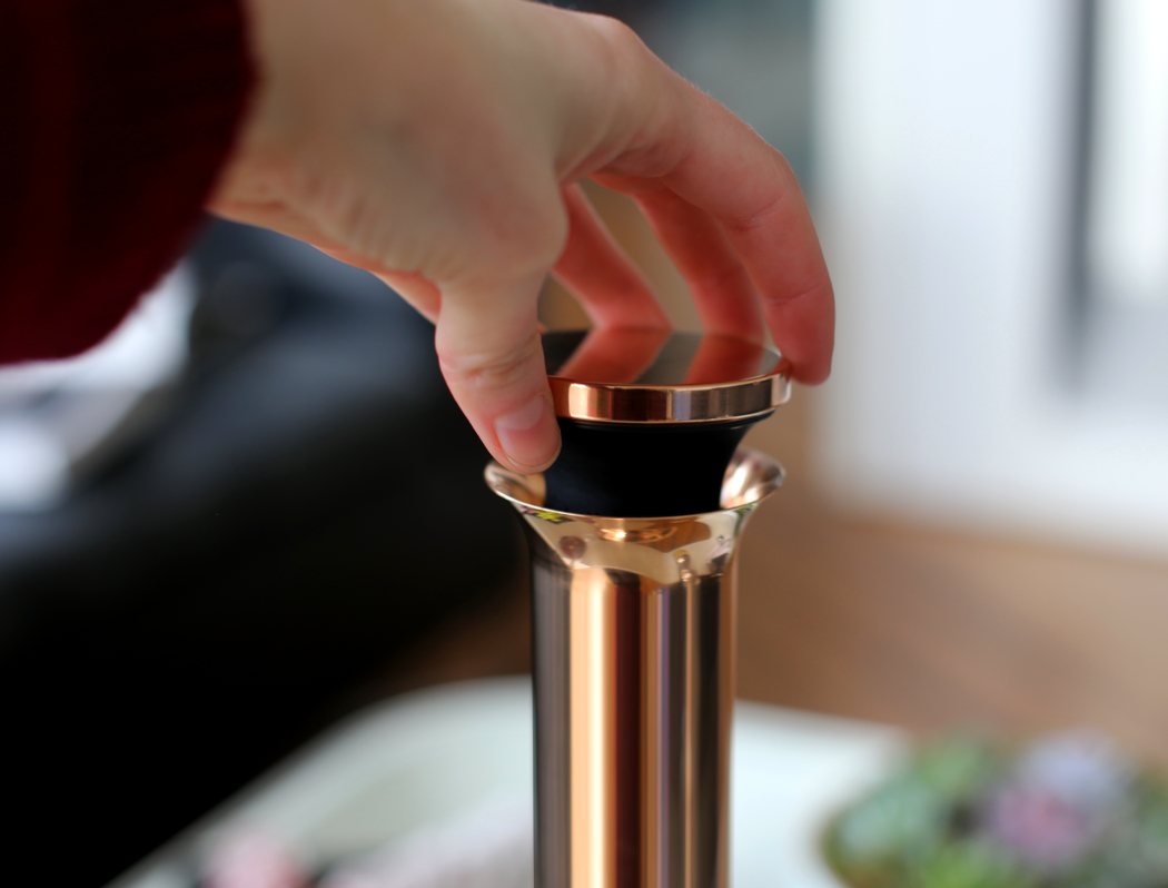 Wine，Wine container，Piston valve，delicate，