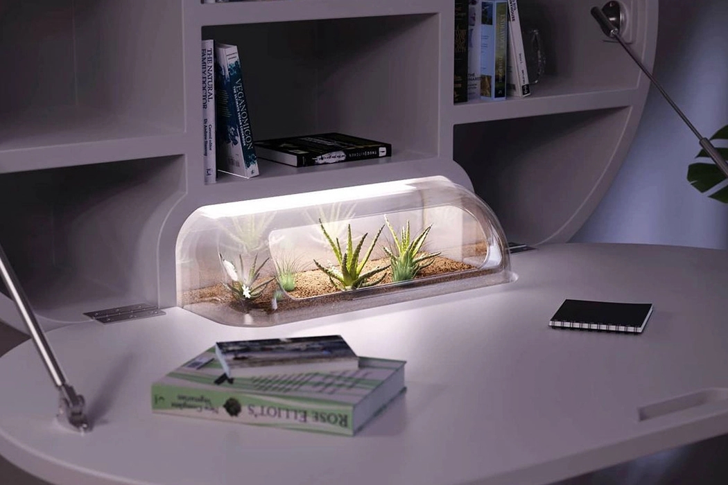 to work in an office，Table，wooden ，practical，