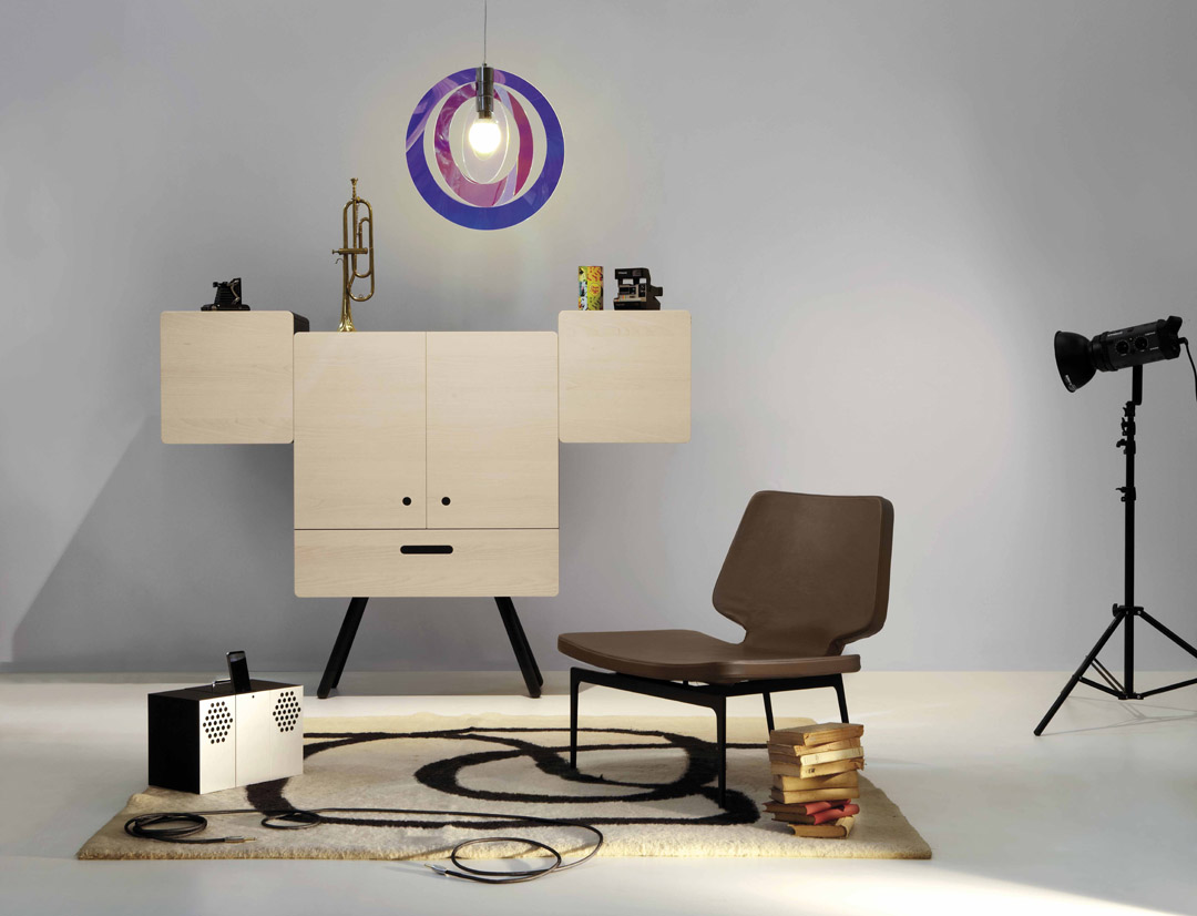 furniture，expression，interest，woodiness，