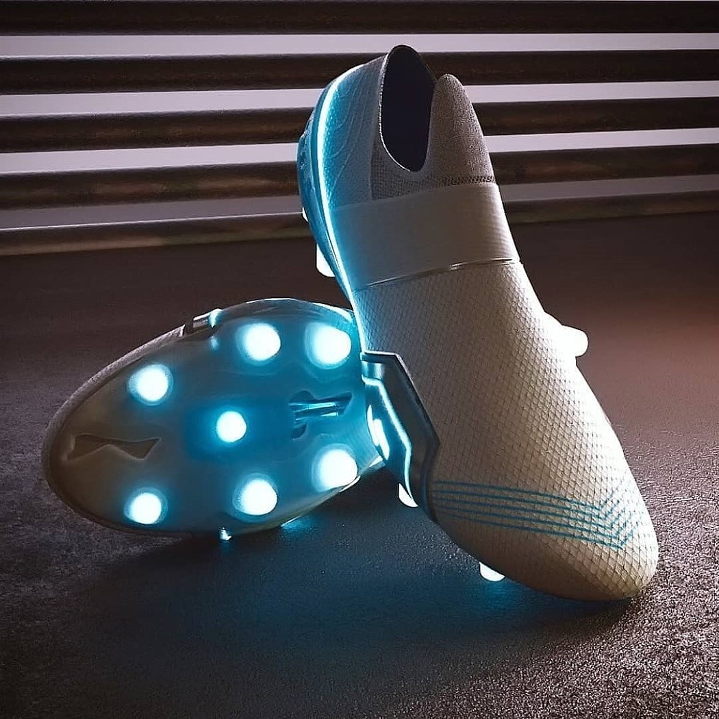 Tesla，Soccer shoes，sneakers，Luminous，concept，